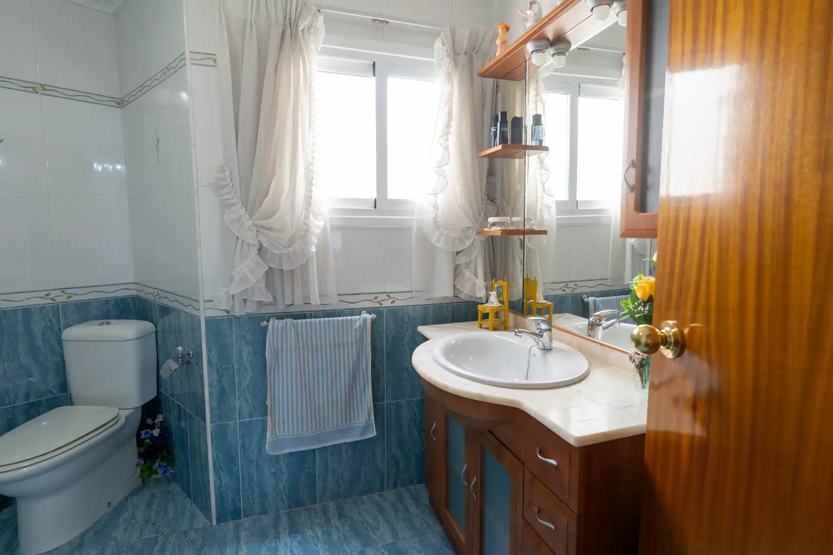 Baño de Piso en venta en Ibi con Trastero y Amueblado