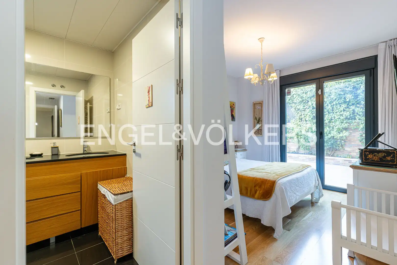 Exterior view of Flat for sale in Zona Monte El Pilar