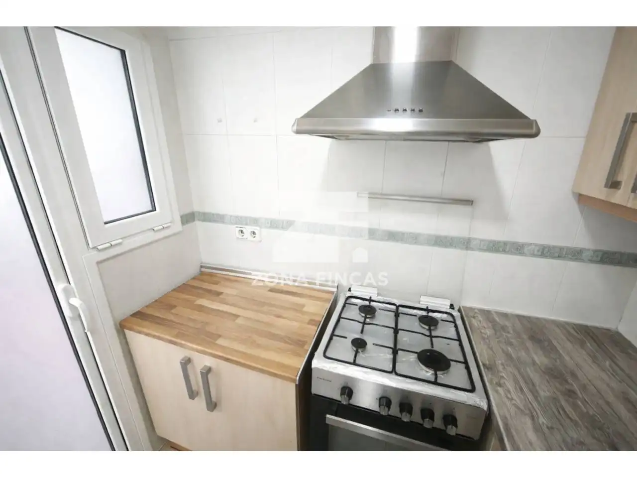 Cocina de Apartamento en venta en Santa Coloma de Gramenet