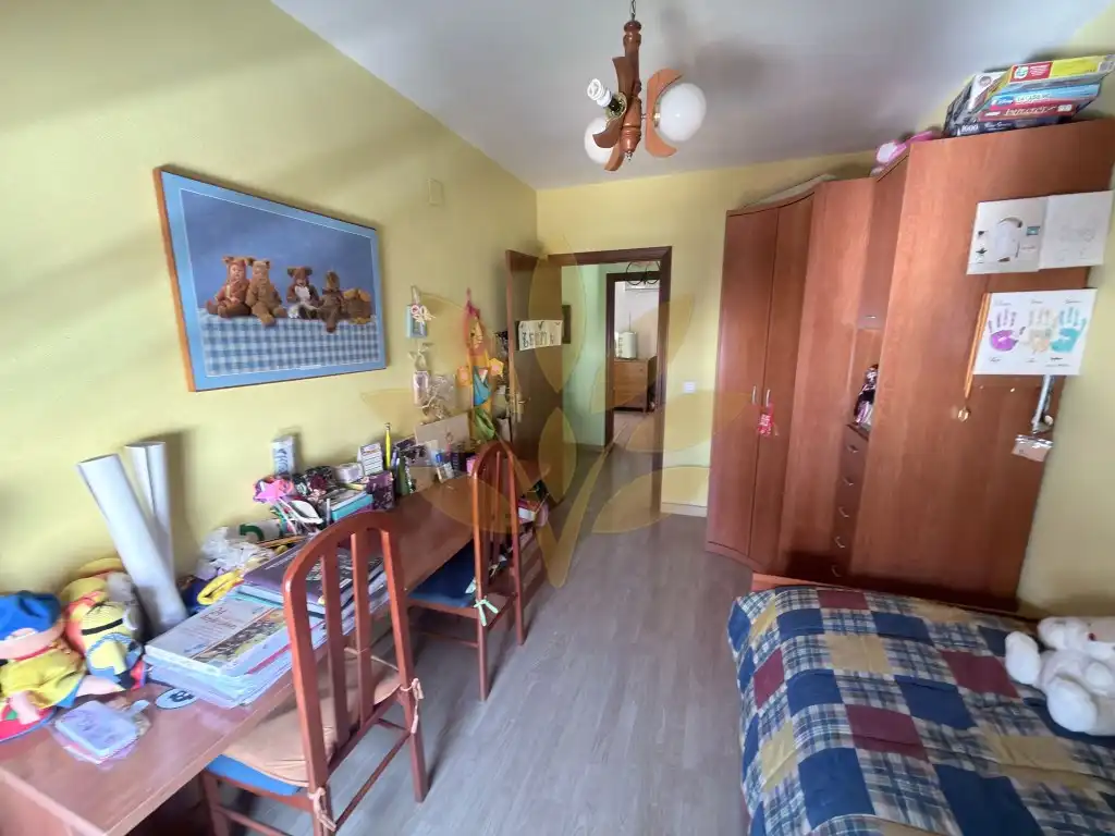 Habitación de Casa adosada en venta en Cáceres