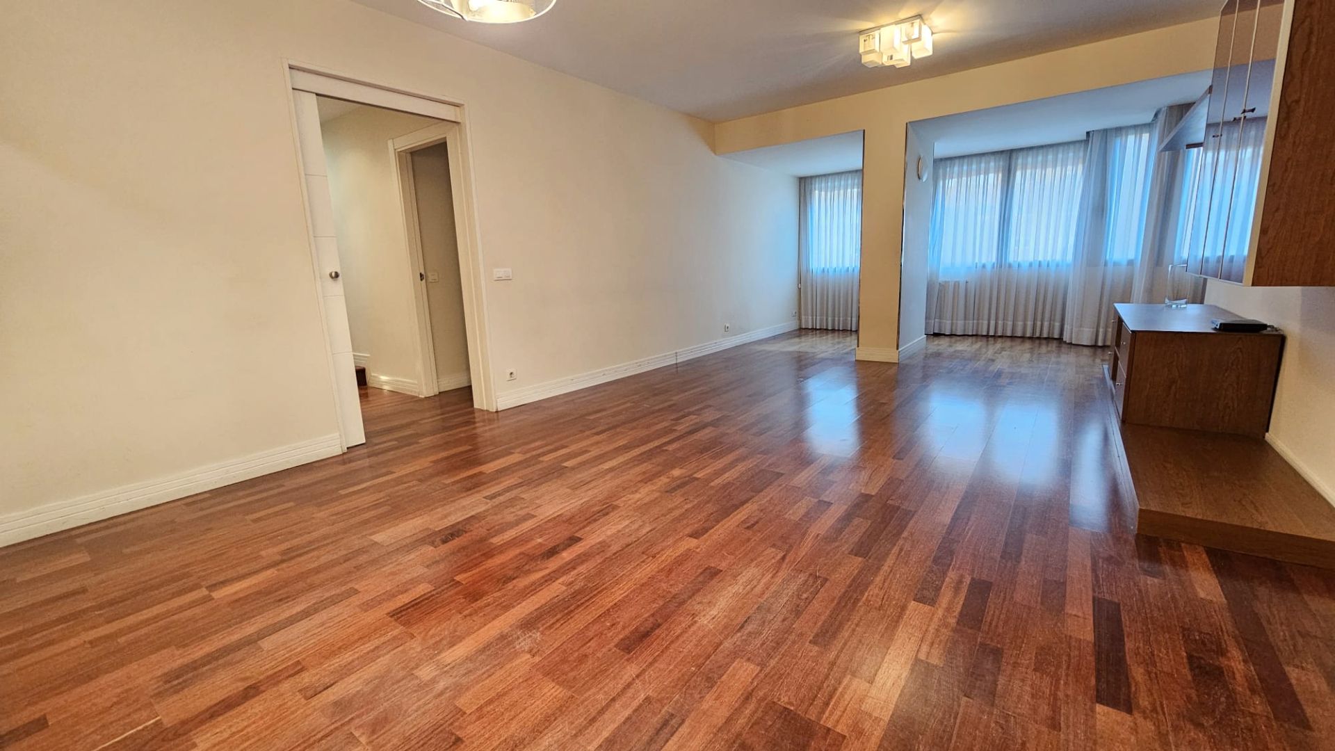 Living room of Flat for sale in  Madrid Capital  with Air Conditioner, Heating and Private garden