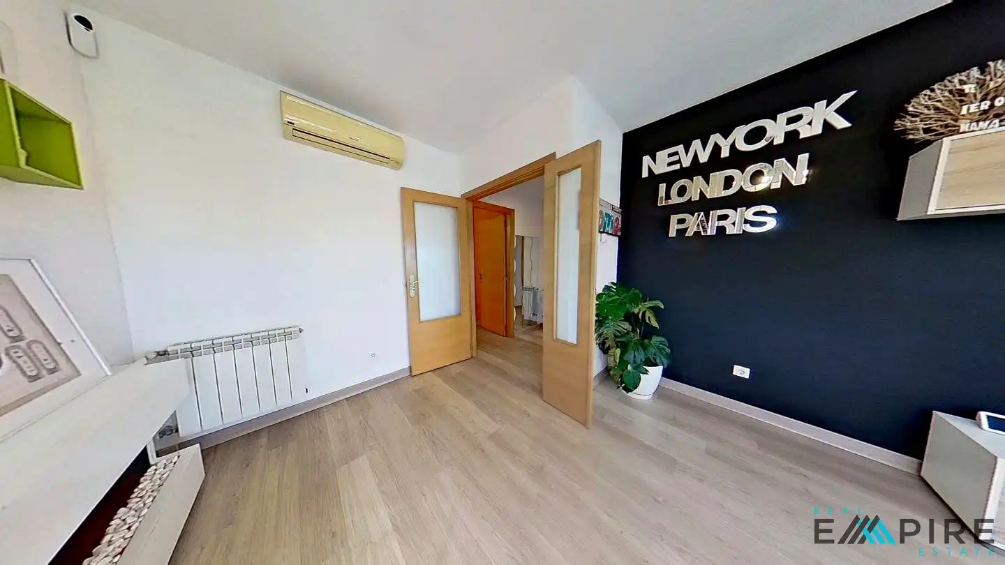 Habitación de Planta baja en venta en Parla Este