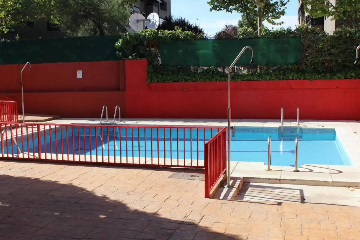 Swimming pool of Apartments for rent in Madrid  with Air Conditioner, Heating and Furnished