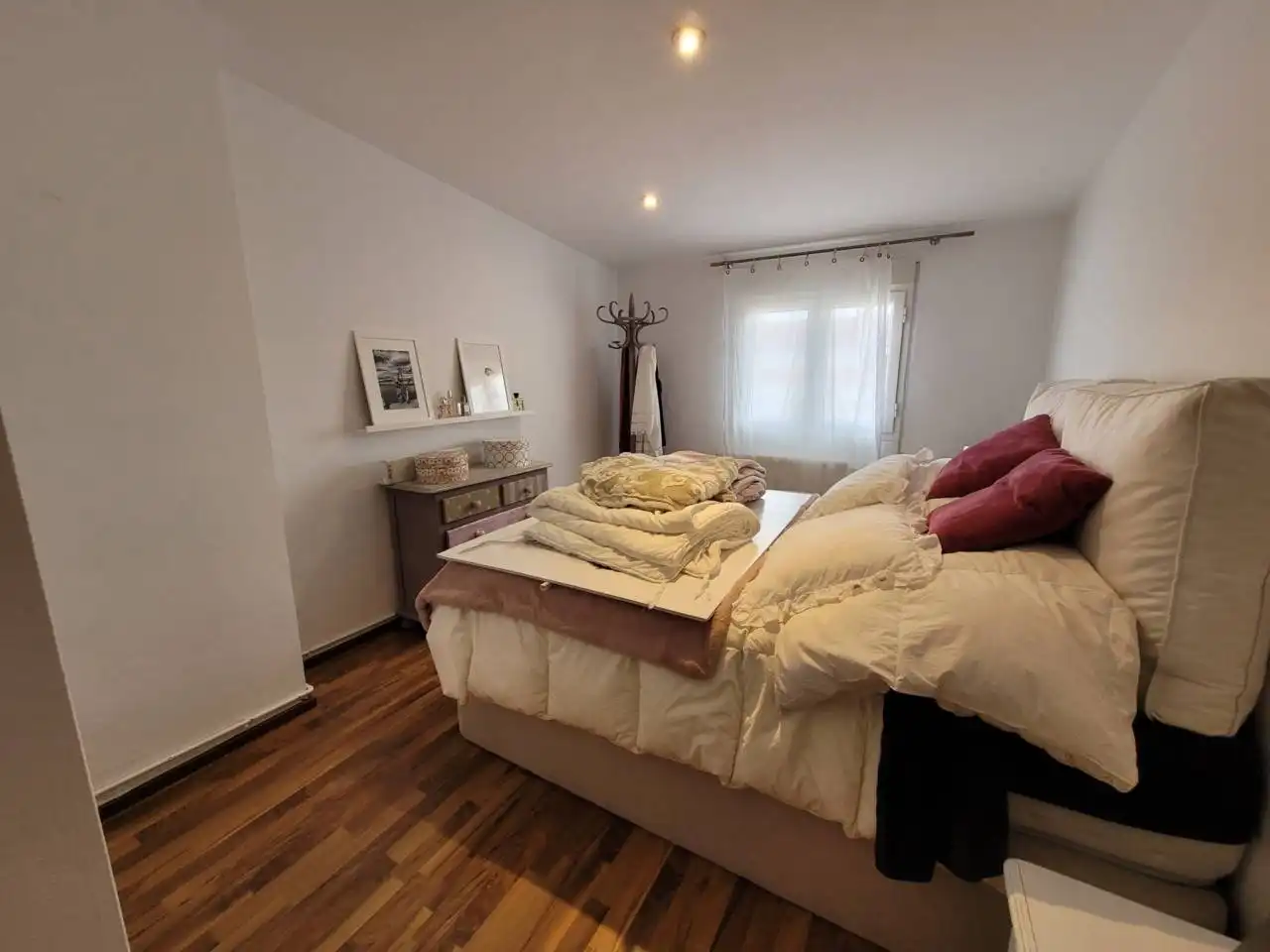 Habitación de Ático en venta en Baza con Calefacción, Terraza y Amueblado