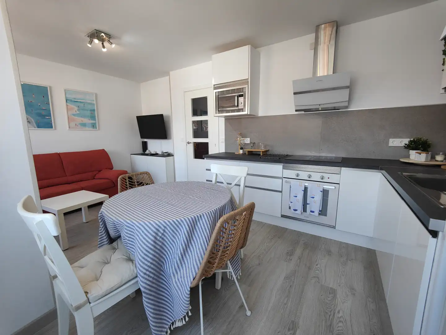 Kitchen of Flat for sale in Rianxo  with Parquet flooring, Furnished and Oven