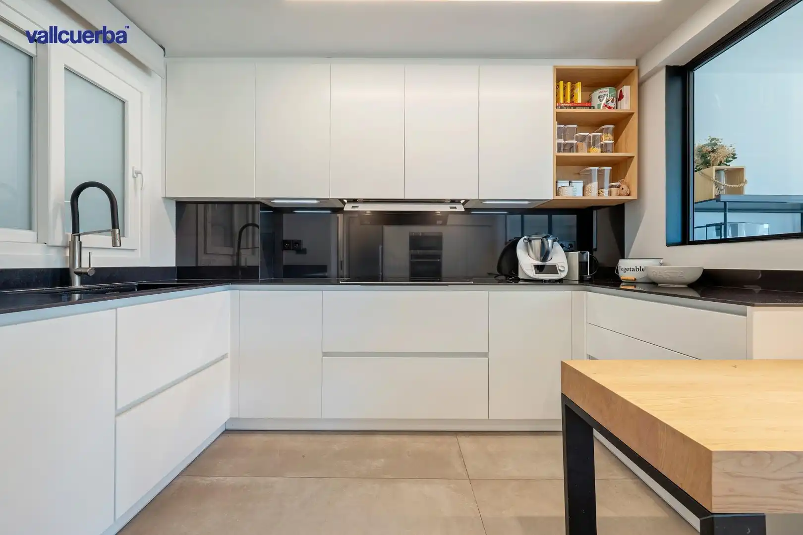 Kitchen of Flat for sale in Reus  with Air Conditioner, Heating and Balcony