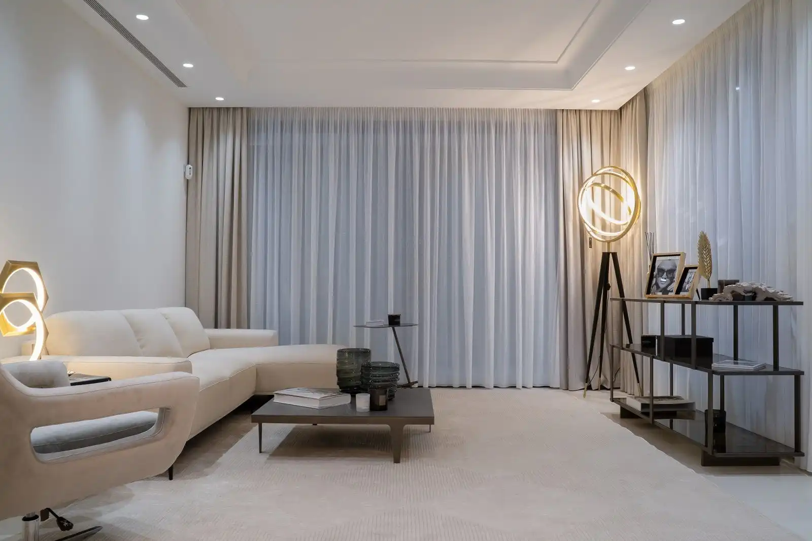 Sala de estar de Casa o chalet en venta en Marbella con Aire acondicionado, Calefacción y Jardín privado