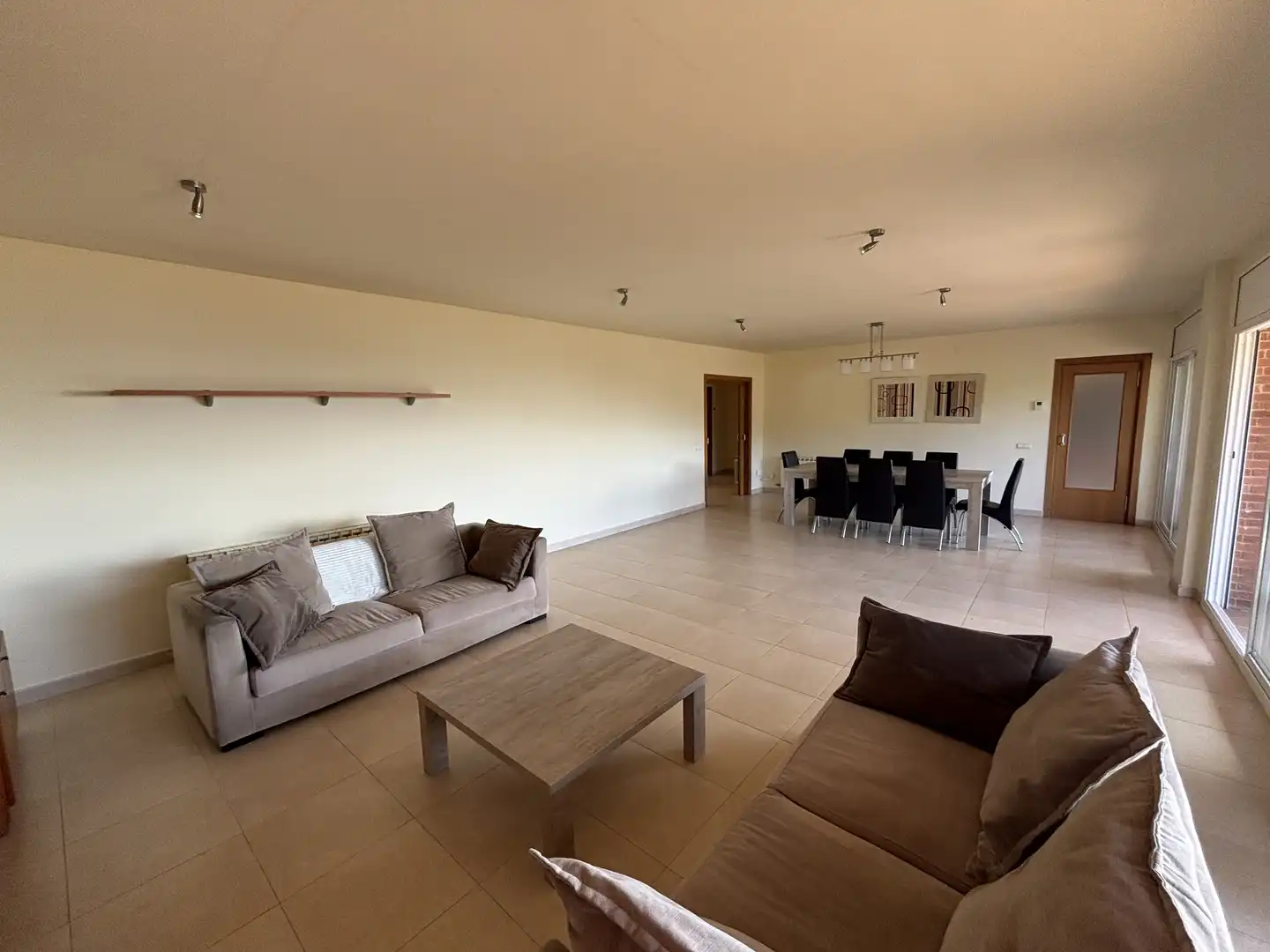 Sala d'estar de Casa o xalet en venda en Arenys de Mar amb Aire condicionat, Calefacció i Jardí privat
