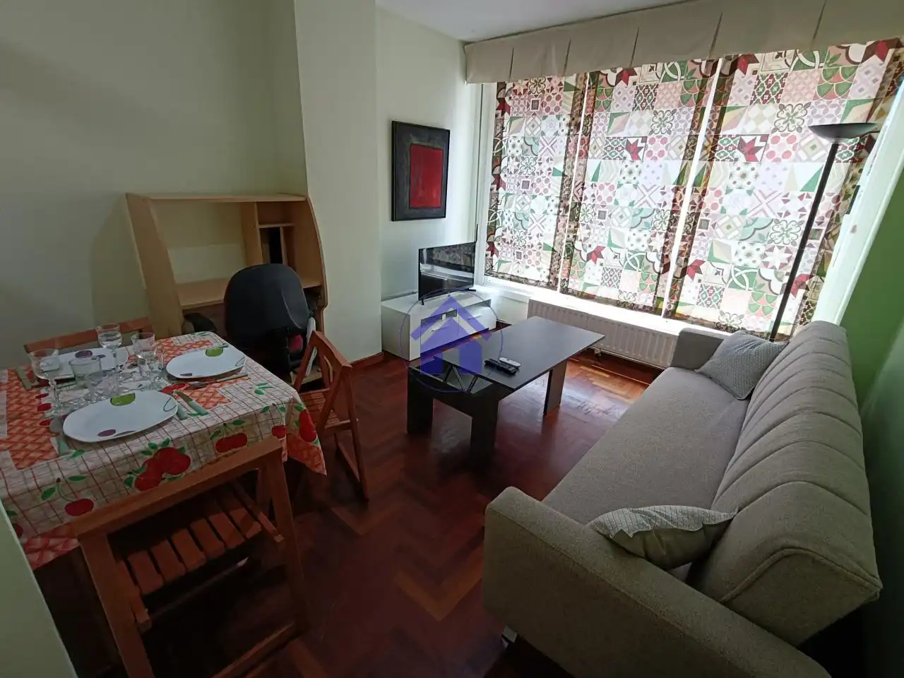 Sala de estar de Piso de alquiler en Vigo  con Calefacción, Parquet y Amueblado