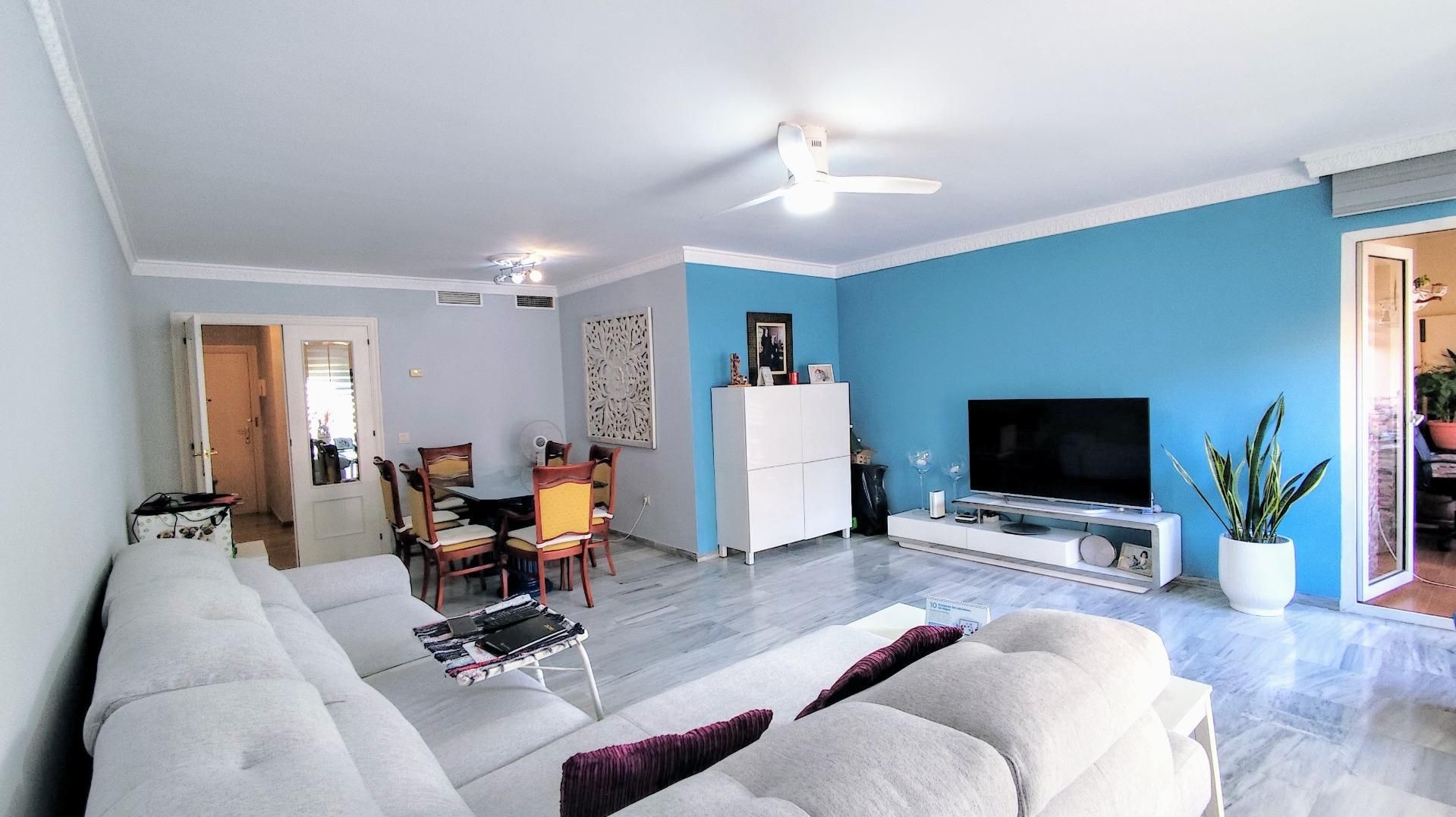 Sala de estar de Piso en venta en Torremolinos con Aire acondicionado, Jardín privado y Terraza