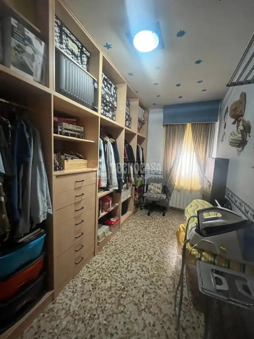 Schlafzimmer von Wohnung zum Verkauf in Parla mit Heizung