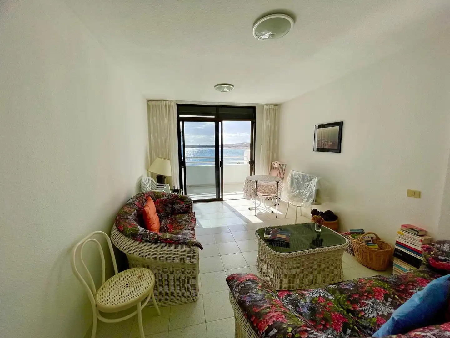 Living room of Apartments for sale in Granadilla de Abona  with Furnished and Community pool