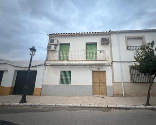 Vista exterior de Casa adosada en venda en Torreblascopedro amb Aire condicionat, Terrassa i Balcó