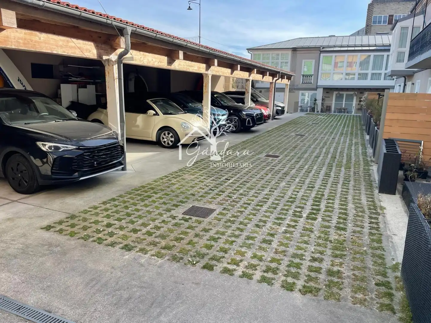 Parkplatz von Wohnung zum Verkauf in Ares mit Heizung, Terrasse und Ofen