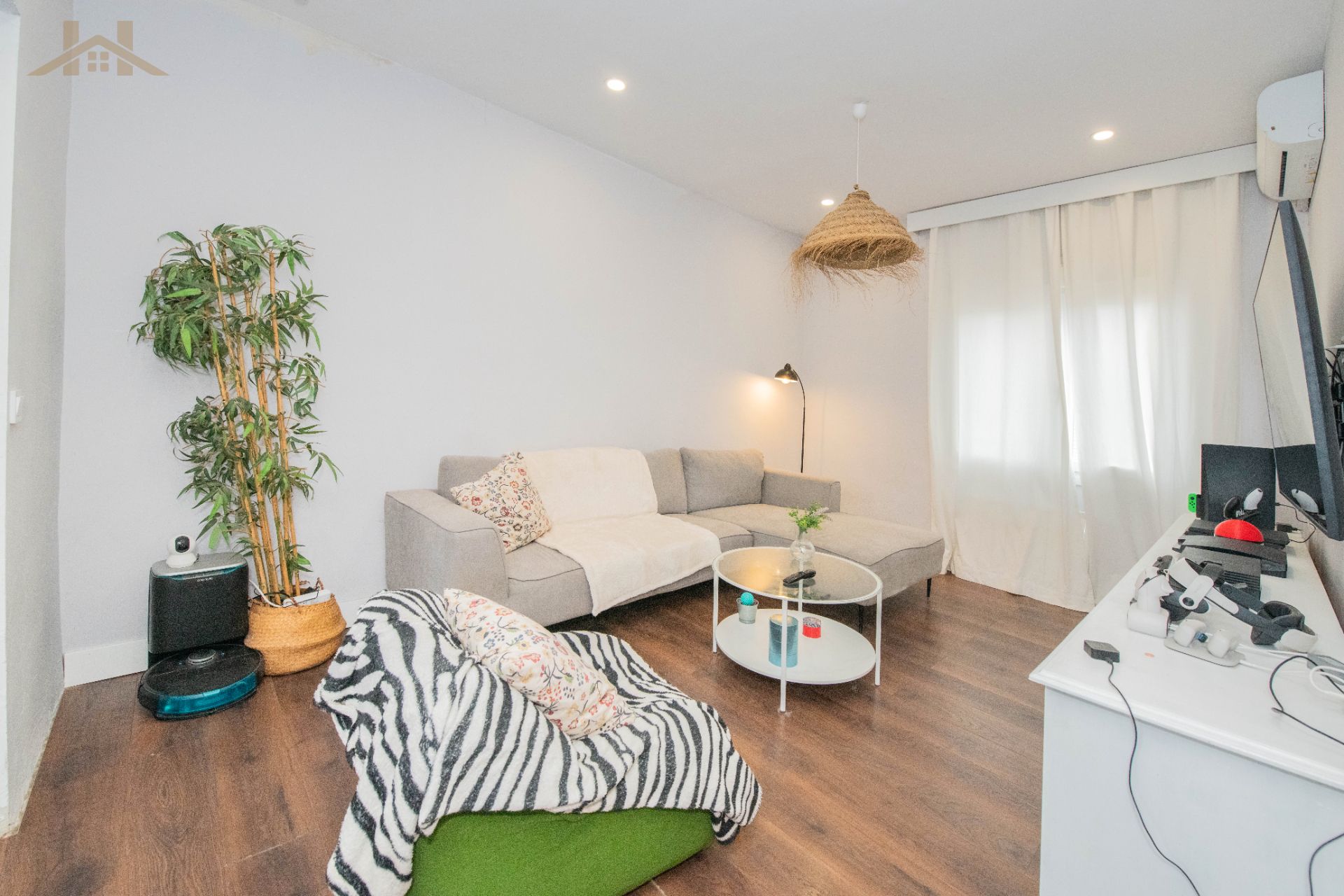 Sala d'estar de Casa adosada en venda en San Martín de la Vega amb Aire condicionat, Terrassa i Traster