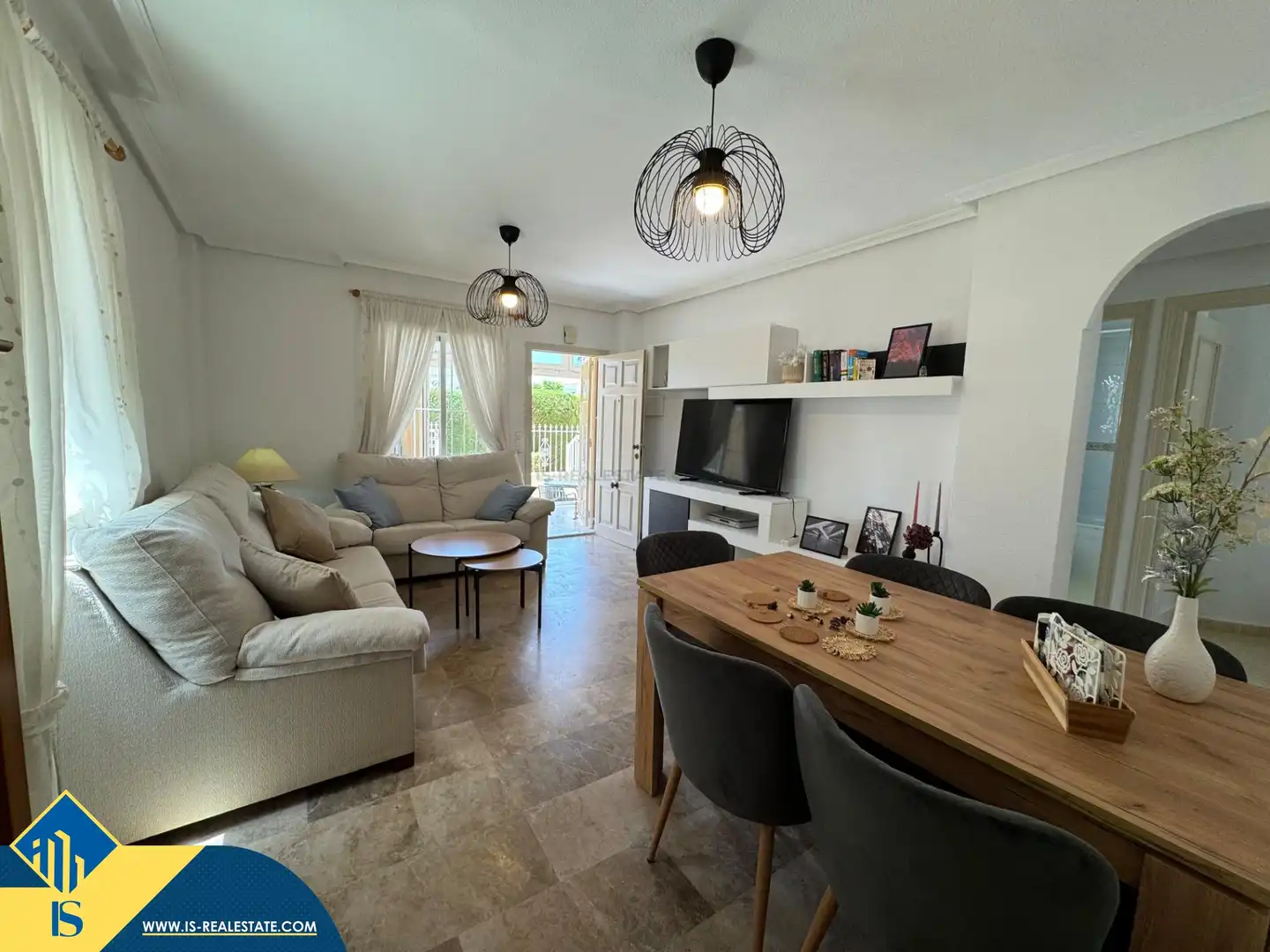 Sala d'estar de Casa o xalet en venda en Torrevieja amb Aire condicionat, Terrassa i Traster
