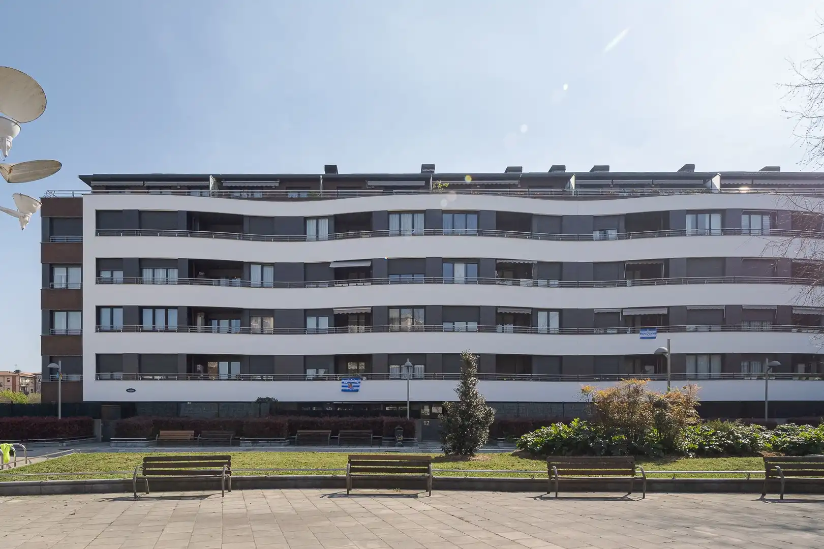 Vista exterior de Pis en venda en Donostia - San Sebastián  amb Calefacció i Terrassa