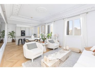 Flat with lift for sale in Calle Valverde
