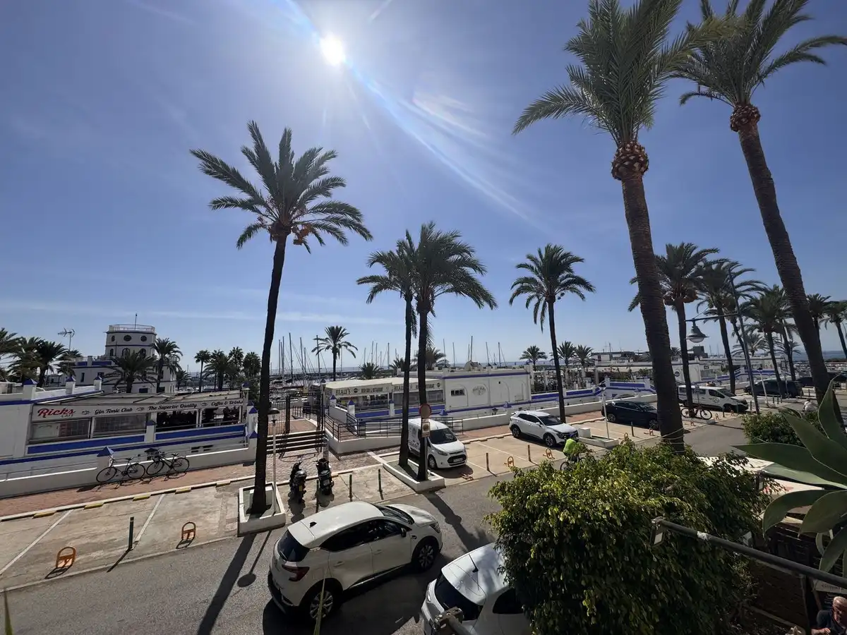 Außenansicht von Wohnungen zur Miete in Estepona Pueblo