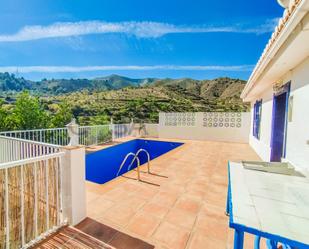 Vista exterior de Casa o xalet en venda en Almuñécar amb Calefacció, Jardí privat i Terrassa