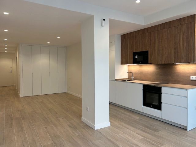 Küche von Wohnung zur Miete in  Madrid Capital mit Klimaanlage, Ofen und Waschmaschine