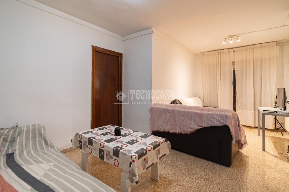 Bedroom of Flat for sale in  Granada Capital  with Storage room