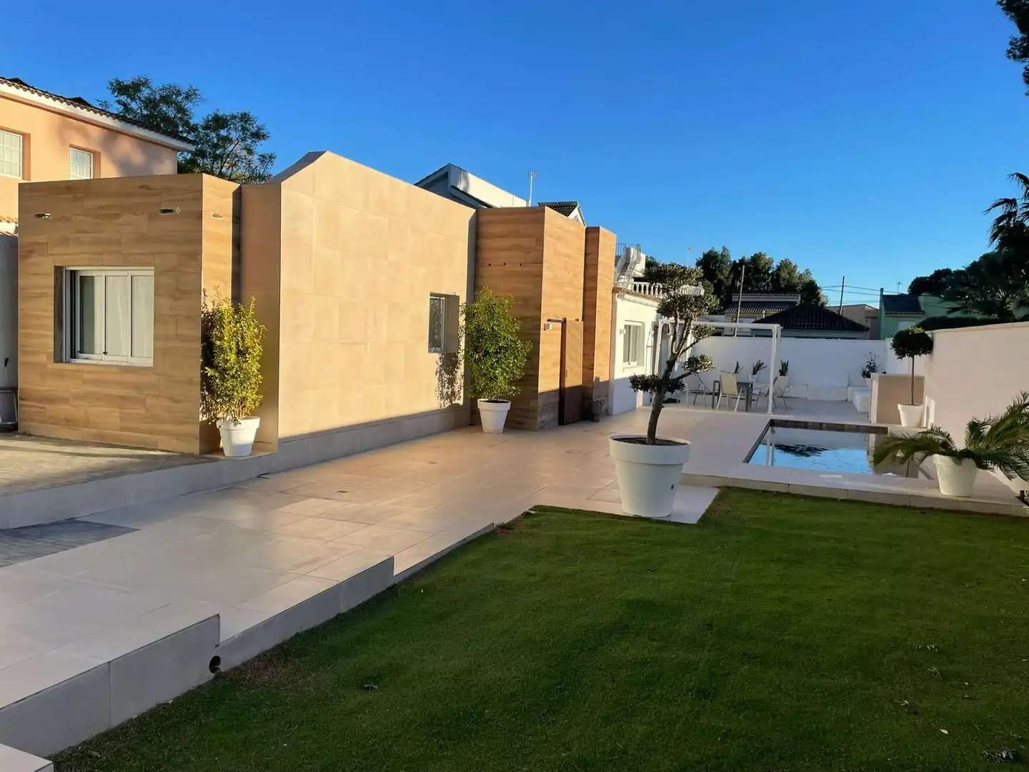 Terrace of Houses for rent in Paterna  with Air Conditioner, Private garden and Parquet flooring
