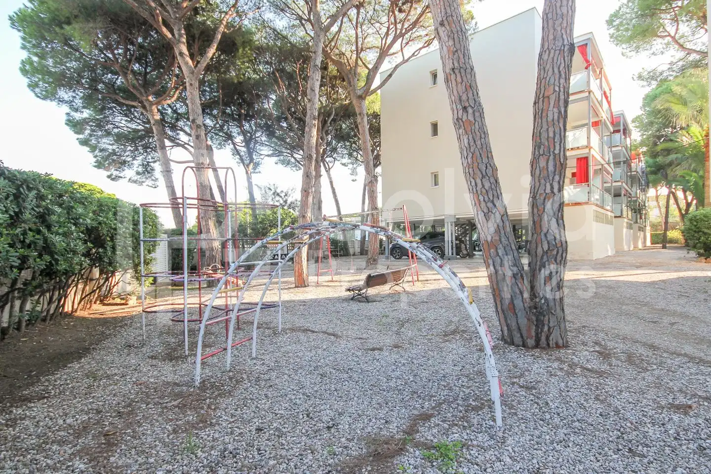 Vista exterior de Pis en venda en Castelldefels amb Traster, Alarma i Piscina comunitària