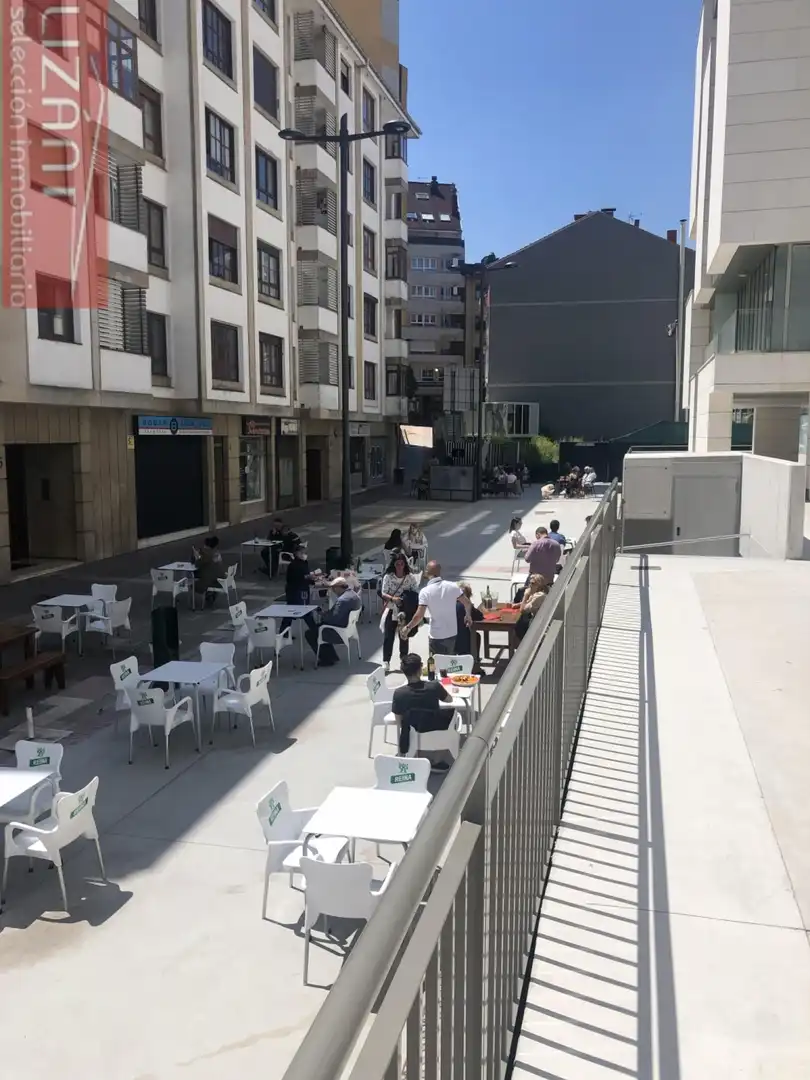 Business premises for sale in Oviedo - Calle Indalecio Prieto, imagen 2