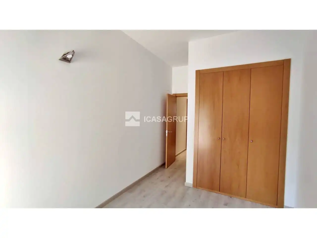 Bedroom of Flat for rent in Barcelona  with Air Conditioner, Heating and Parquet flooring