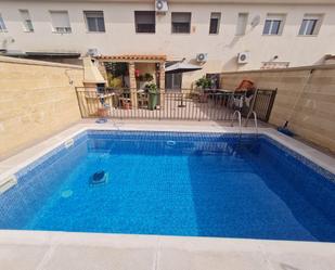 Piscina de Casa adosada en venda en Yeles amb Aire condicionat i Piscina