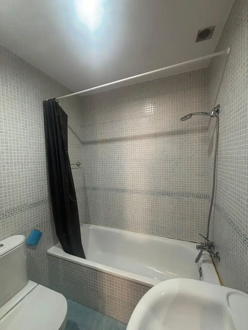 Badezimmer von Wohnung zur Miete in Valdepeñas