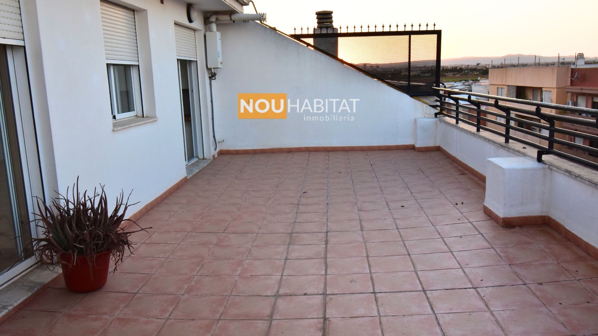 Terrassa de Àtic de lloguer en Paiporta amb Aire condicionat, Parquet i Terrassa