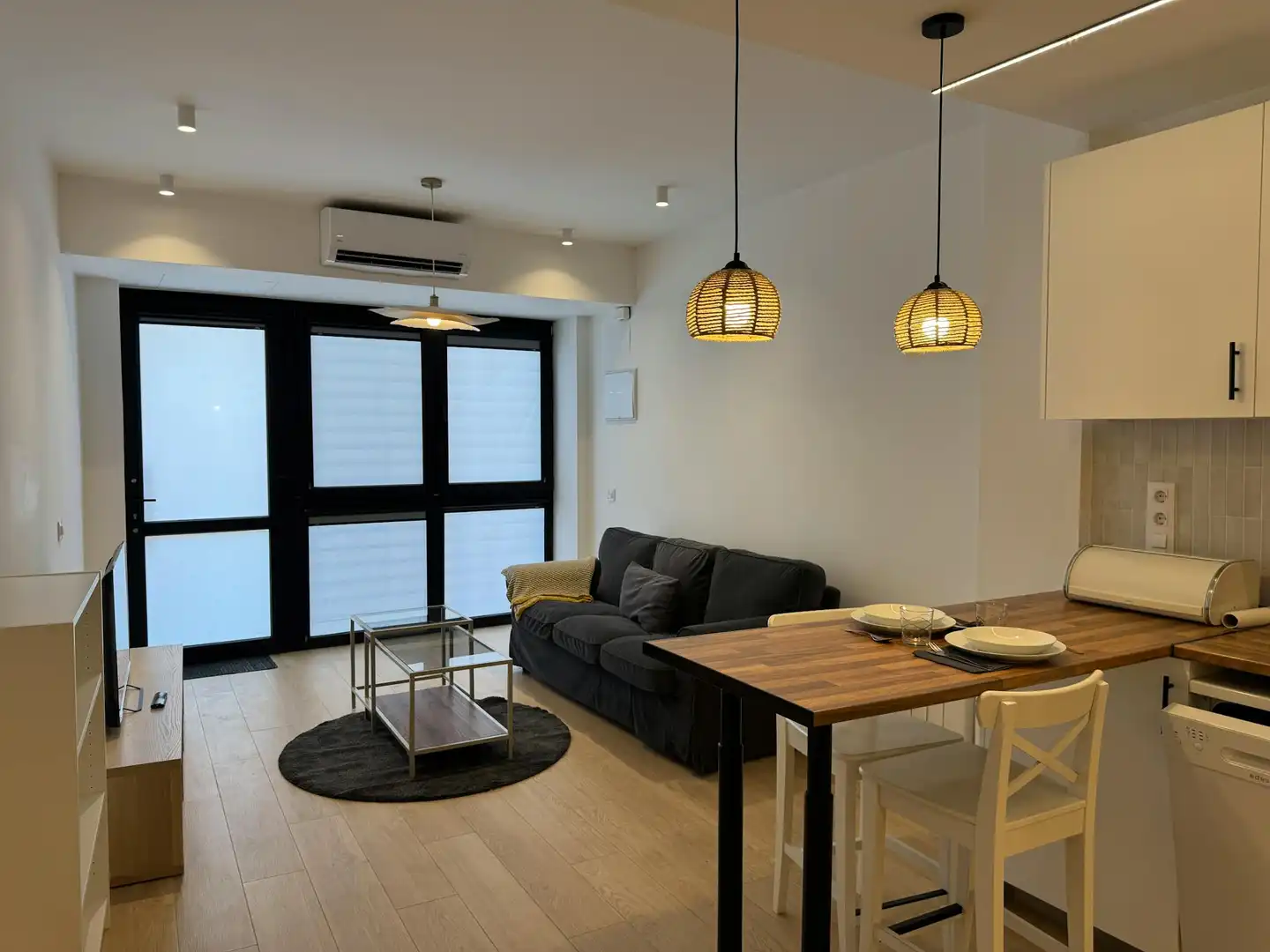 Living room of Flat for rent in Madrid  with Air Conditioner, Heating and Furnished