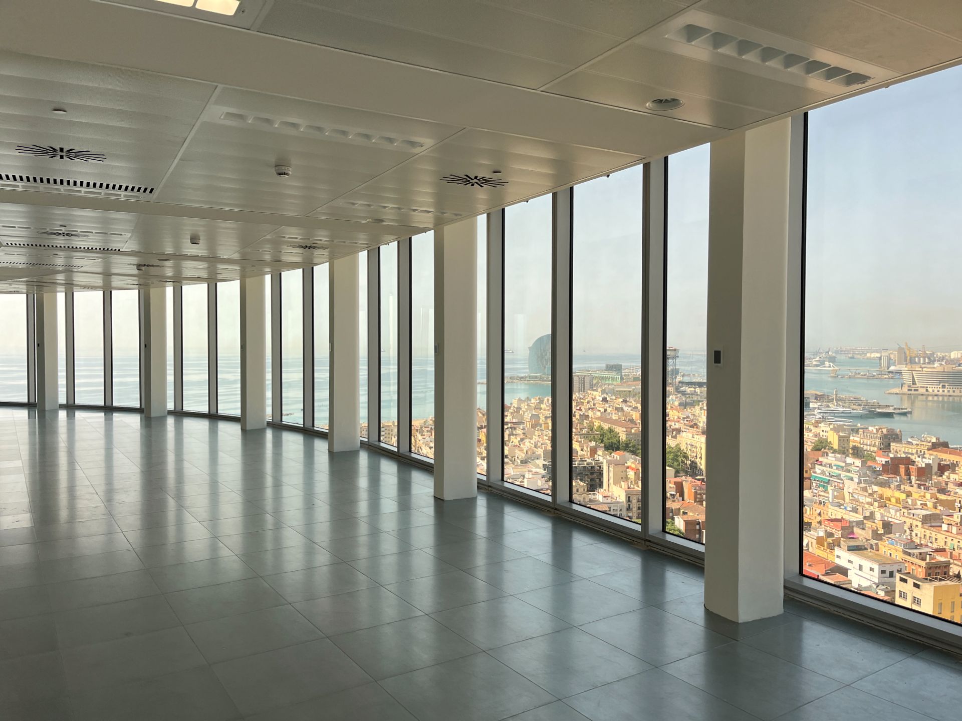 Oficina de alquiler en  Barcelona Capital con Aire acondicionado y Calefacción