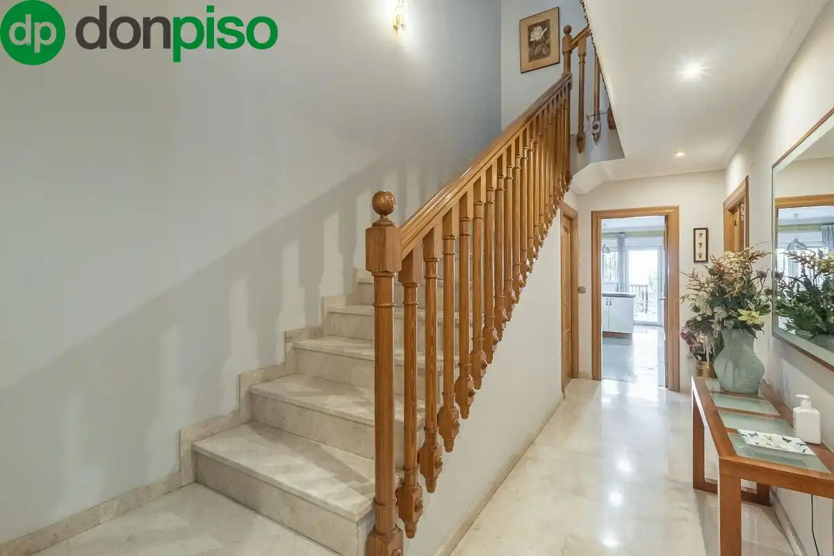 Casa adosada en venta en Granada con Calefacción, Jardín privado y Terraza