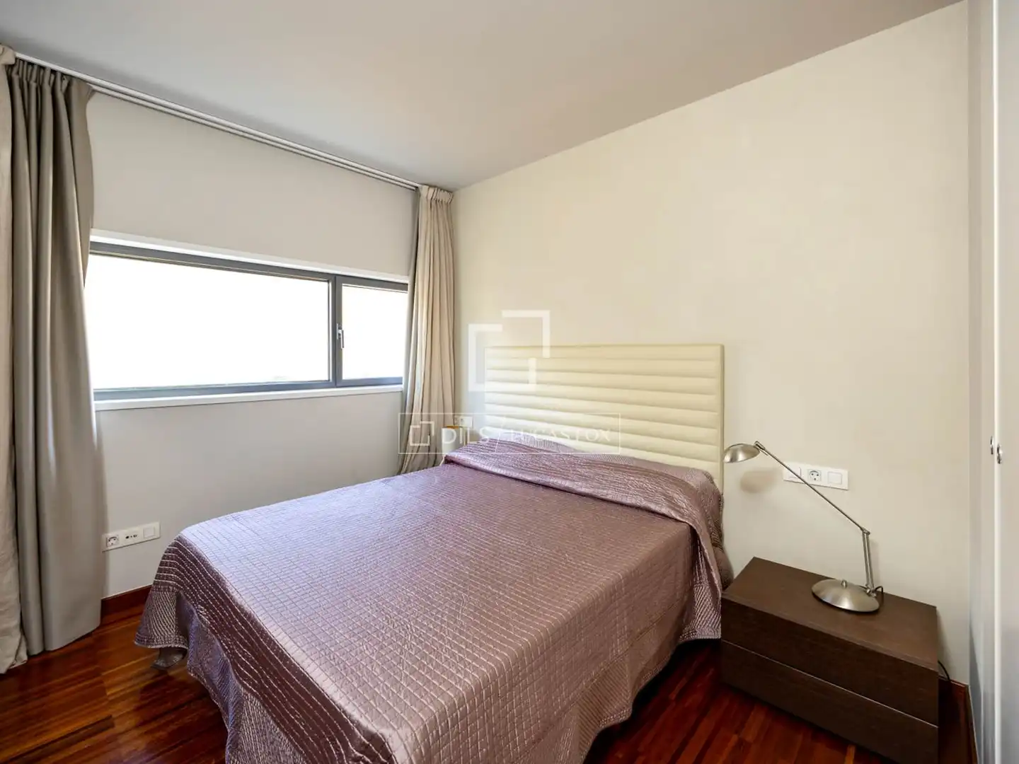 Bedroom of Attic for sale in Barcelona  with Air Conditioner, Parquet flooring and Terrace