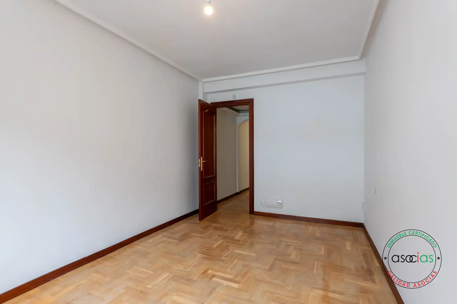 Dormitori de Pis en venda en Gijón  amb Calefacció i Parquet