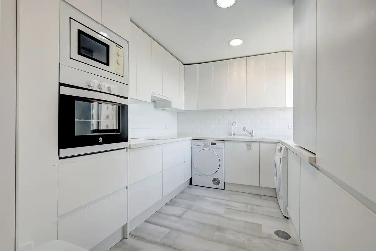 Cocina de Apartamento en venta en Marbella con Aire acondicionado, Amueblado y Horno
