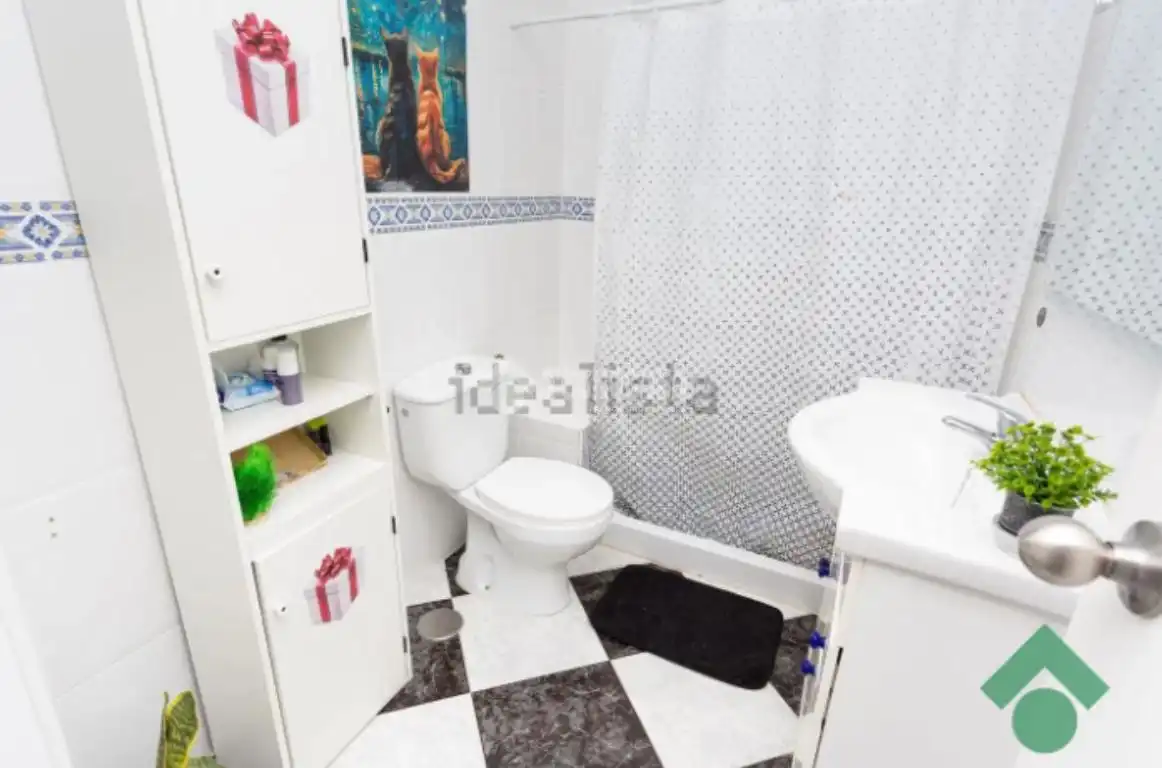 Baño de Piso en venta en Algeciras