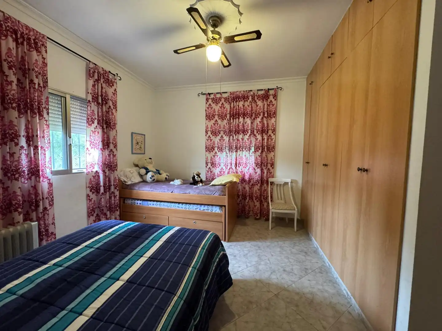 Habitación de Casa o chalet en venta en Carmona con Terraza, Trastero y Piscina