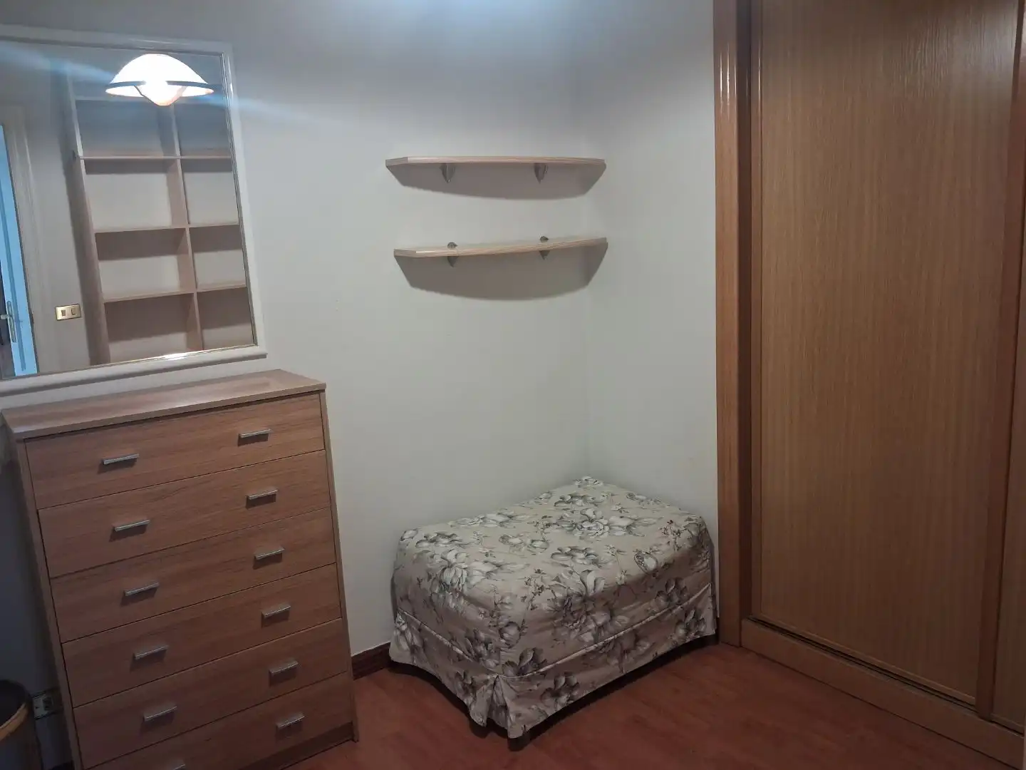 Habitación de Piso de alquiler en León Capital  con Calefacción, Parquet y Amueblado