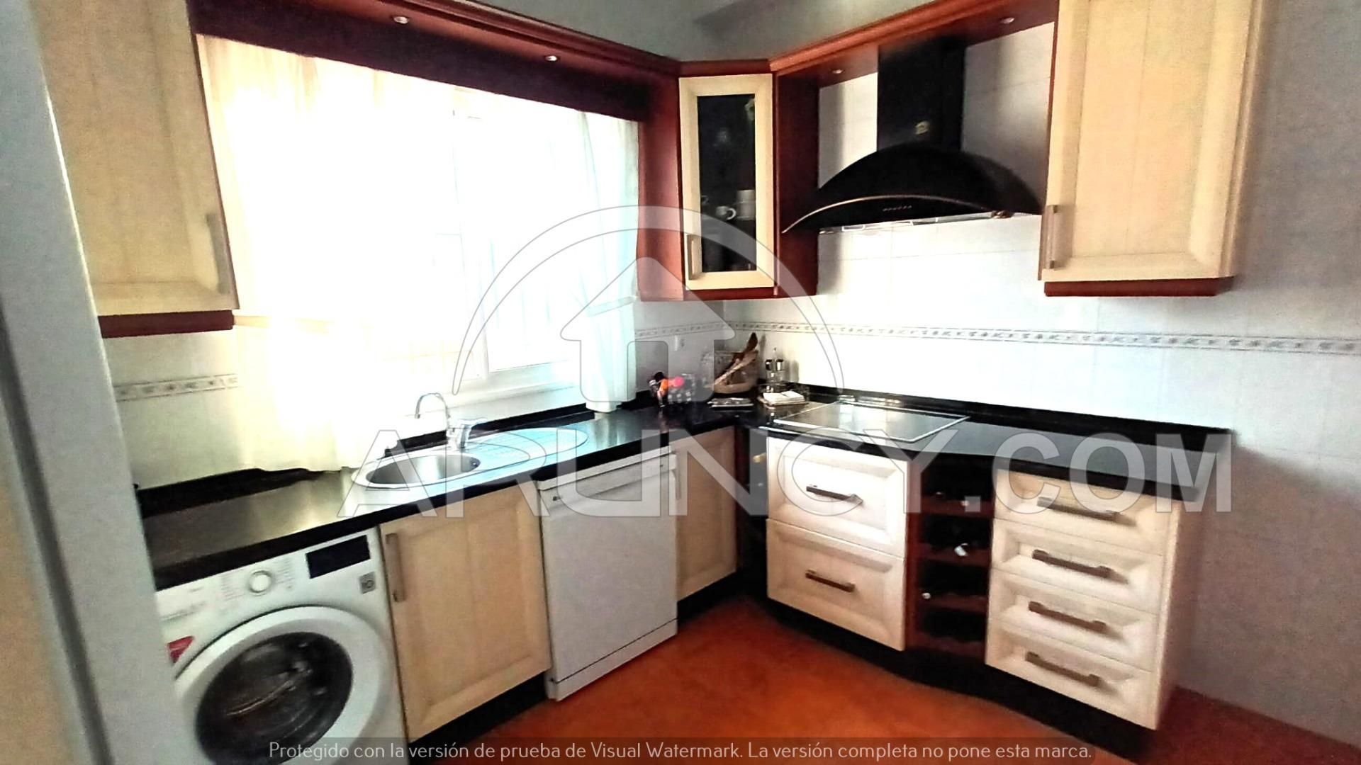 Cocina de Casa o chalet en venta en Alcalá de Guadaira con Aire acondicionado, Calefacción y Trastero