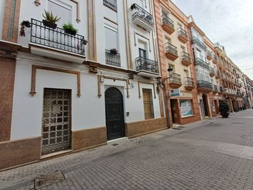 Pis amb balcó en venda a Calle Miguel Redondo
