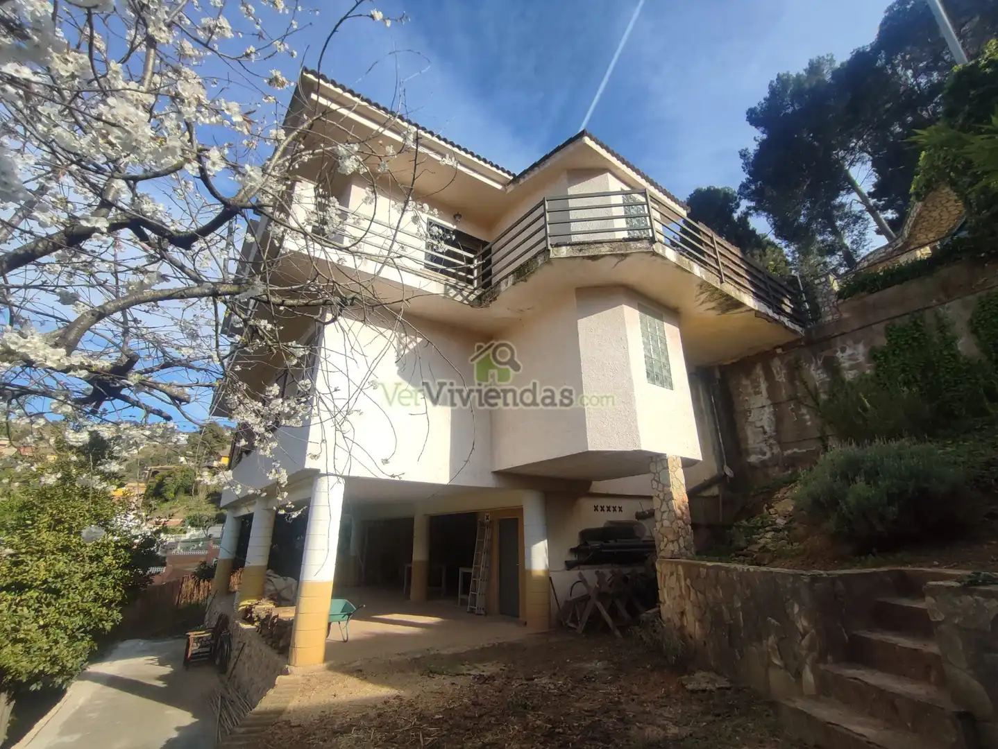 Vista exterior de Casa o chalet en venta en Vallirana con Aire acondicionado, Calefacción y Jardín privado