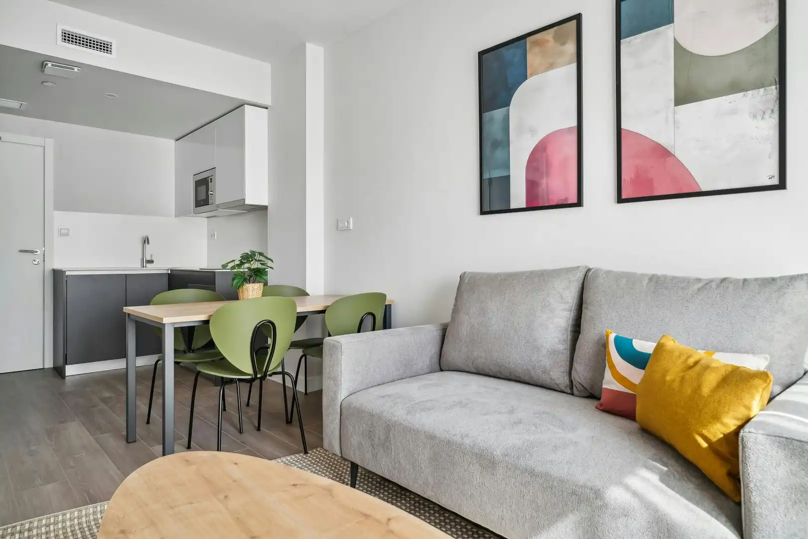 Wohnzimmer von Wohnung zur Miete in Madrid mit Klimaanlage, Heizung und Privatgarten