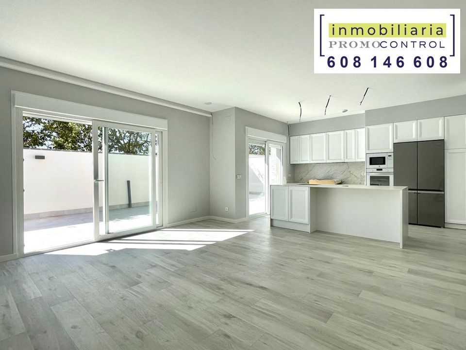 Living room of Single-family semi-detached for sale in San Mateo de Gállego  with Air Conditioner, Heating and Private garden