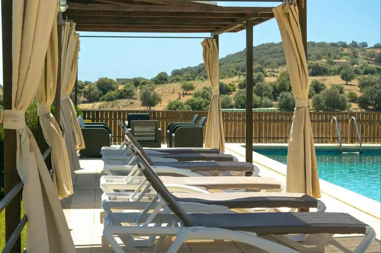 Casa rústica amb piscina en venda a Llubí, imagen 2