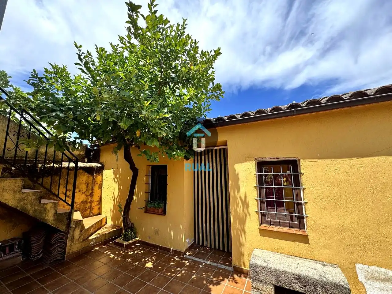 Exterior view of Houses for rent in Navalcán  with Terrace