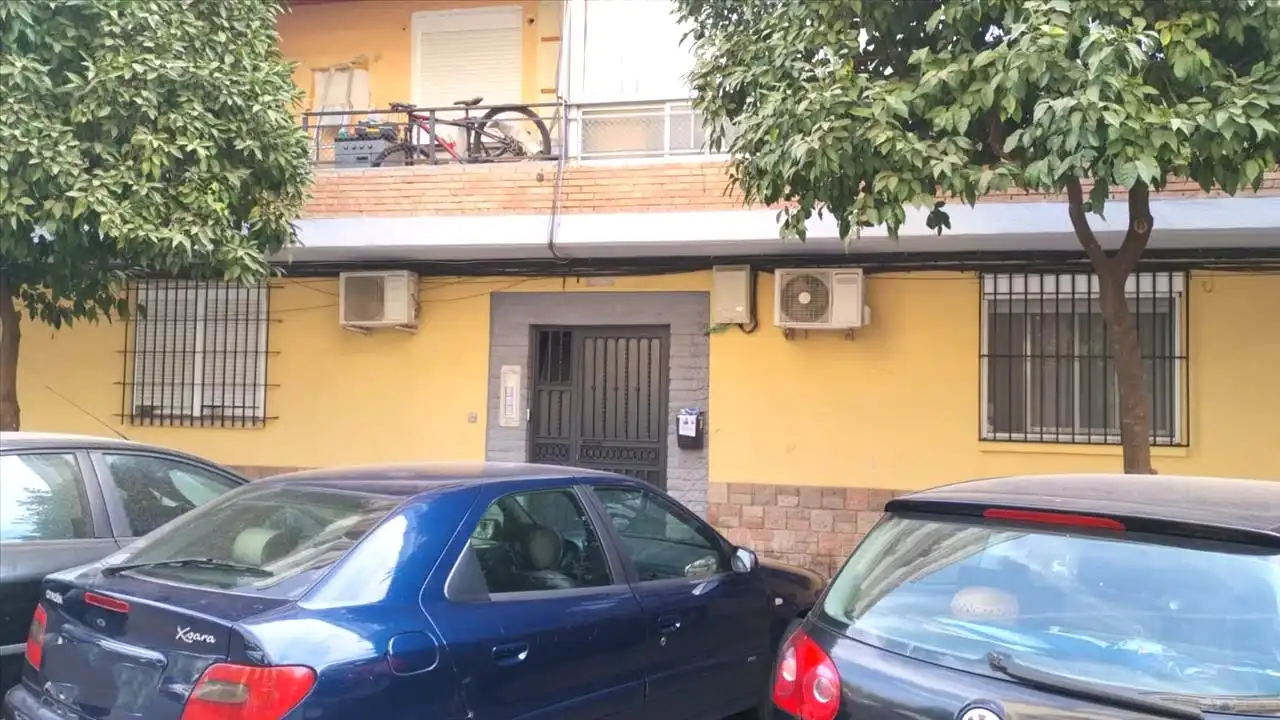 Exterior view of Flat for sale in  Sevilla Capital